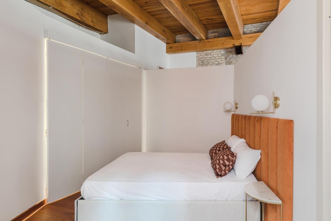 Torre Capranica Aparthotel Rome Exterior photo